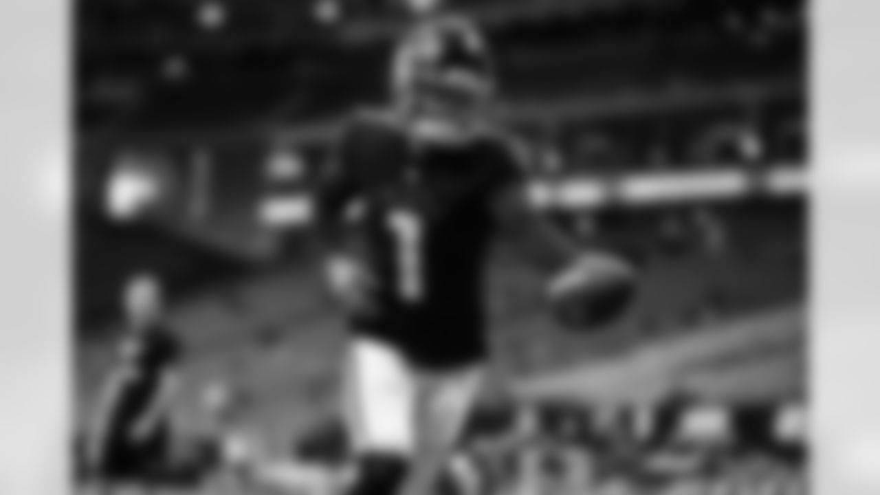 Atlanta Falcons quarterback Marcus Mariota #1 warms up prior to a game against the Jacksonville Jaguars at Mercedes-Benz Stadium in Atlanta, Georgia on Saturday, August 27, 2022. (Photo by Mitchell Martin/Atlanta Falcons)