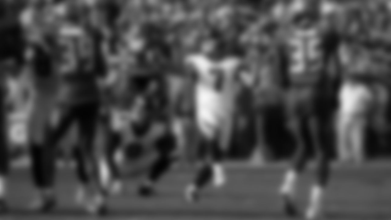 Atlanta Falcons kicker Younghoe Koo #7