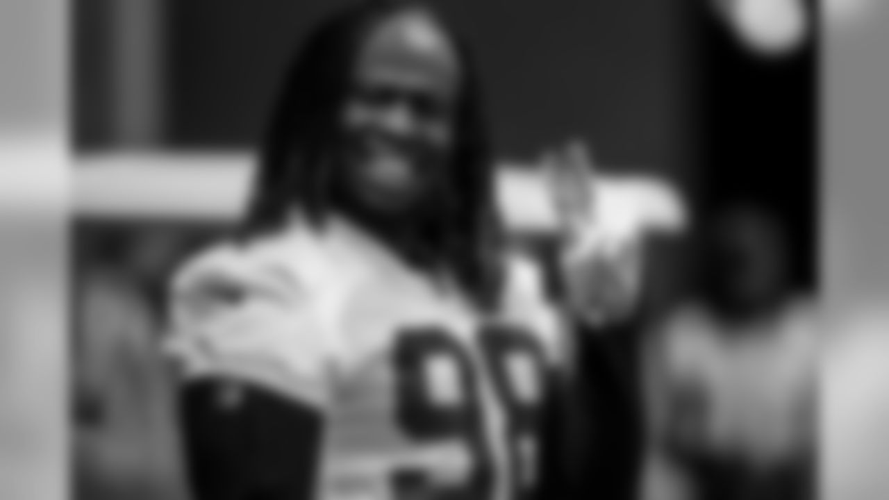 DE Takk McKinley
