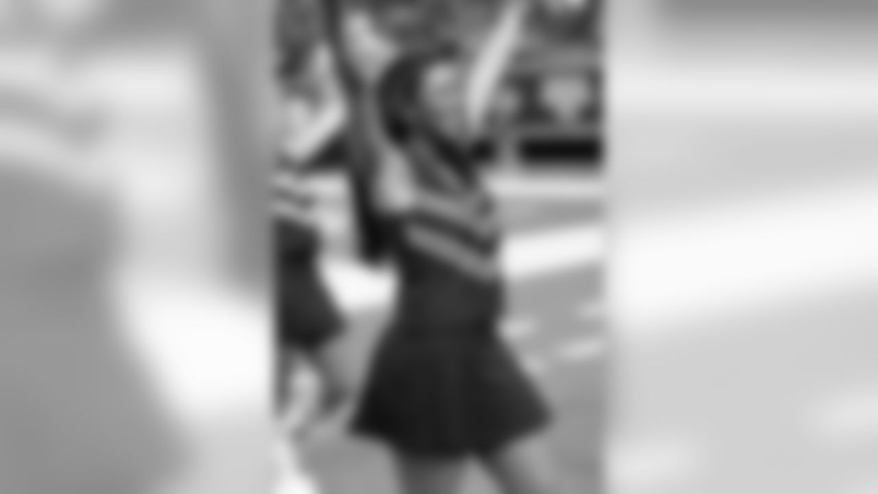 2009 Cheerleader Photos