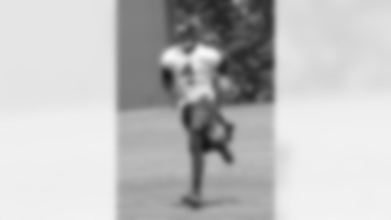 QB Dominique Davis