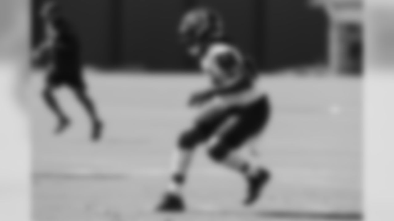 LB De'Vondre Campbell