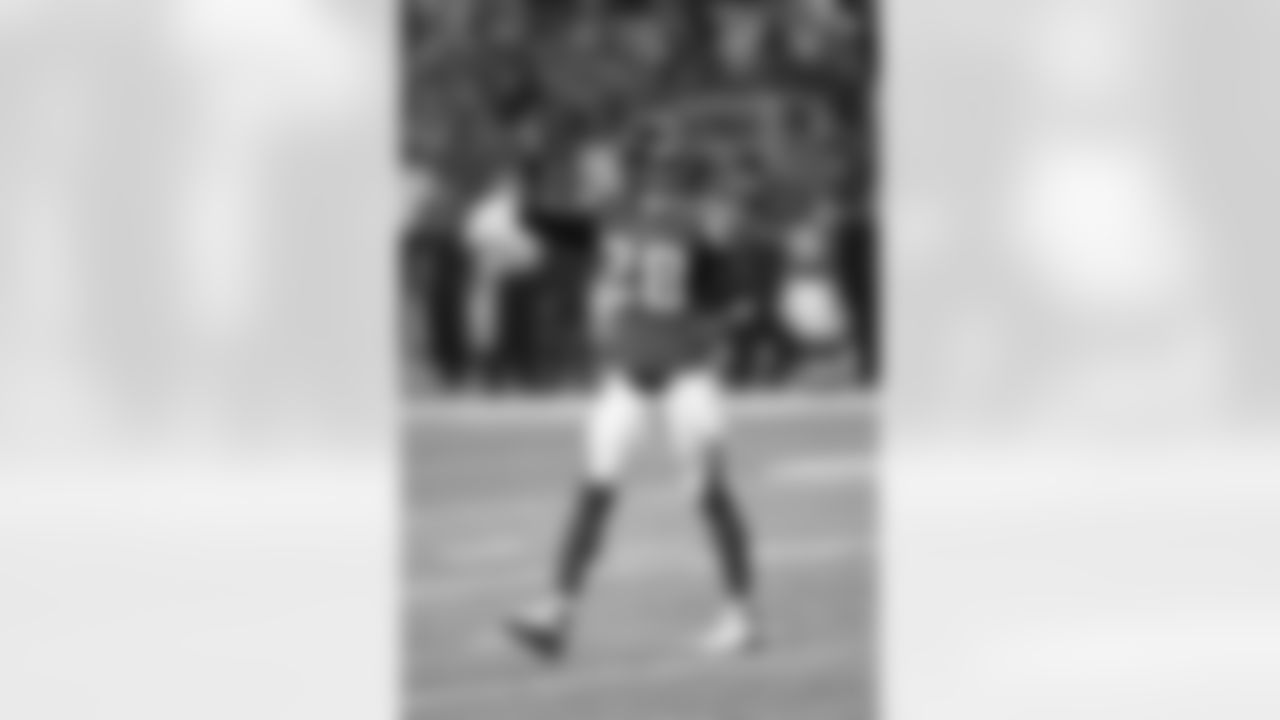 S Thomas DeCoud comes up big when the bright lights are on. Between him and S William Moore, QB Tom Brady will have a long night