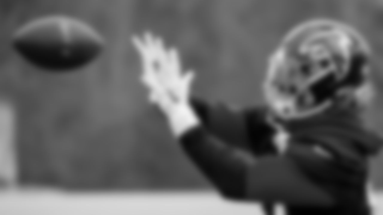 Atlanta Falcons tight end Hayden Hurst #81 makes a catch during practice at IBM performance field.