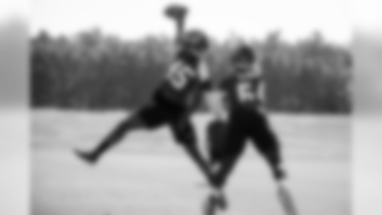 Atlanta Falcons linebacker Deion Jones #45 runs a drill against linebacker Foye Oluokun #54 during practice. (Photo by Kara Durrette/Atlanta Falcons).