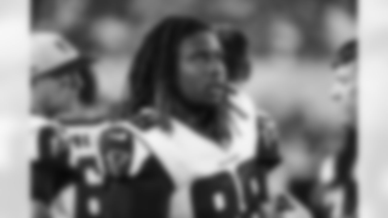 DE Takkarist McKinley