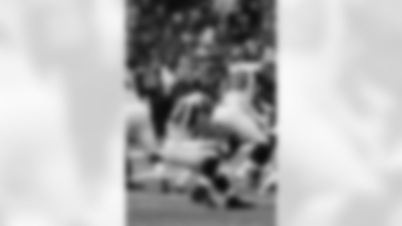 The Falcons and Saints face off in the Superdome for a shot at the NFC South title // Falcons at Saints - 2011 // Dec. 26, 2011 // New Orleans -