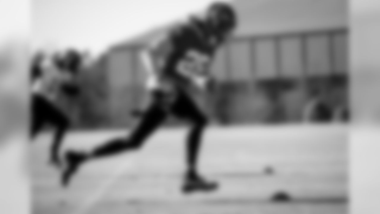 Atlanta Falcons defensive back Jordan Miller #28 runs a drill during practice. (Kara Durrette/Atlanta Falcons)
