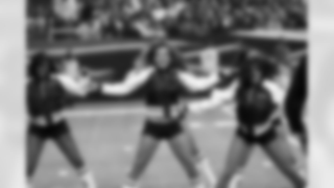 2009 Cheerleader Photos