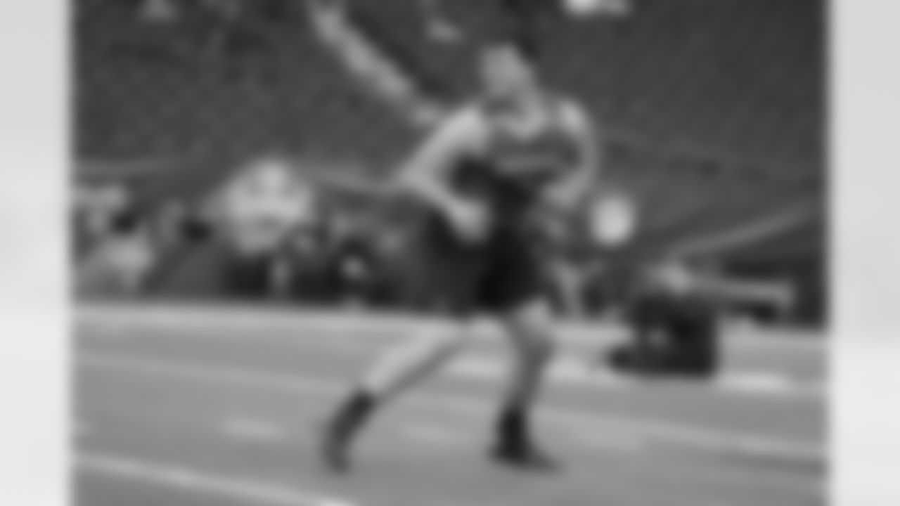 Texas A&M OT Jake Matthews working out at the NFL Combine.