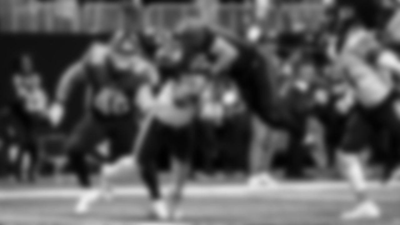 Atlanta Falcons quarterback Marcus Mariota #1 carries the ball to score a touchdown during the game against the Chicago Bears at Mercedes-Benz Stadium in Atlanta, Georgia on Sunday, November 20, 2022. (Photo by Mitchell Martin/Atlanta Falcons)