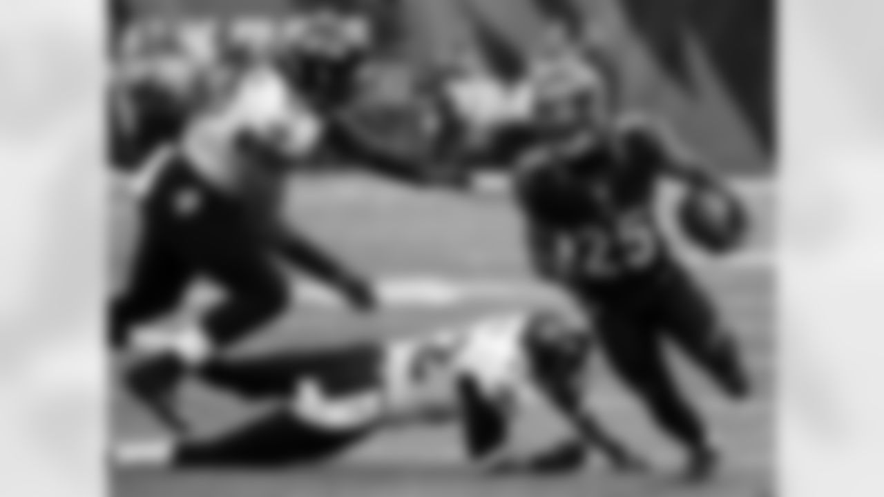 Bengals' RB Giovani Bernard leads the Bengals' running game. During the week one win, Bernard only rushed for 48 yards, but with 62 receiving yards he's proven his ability to be a dual threat.