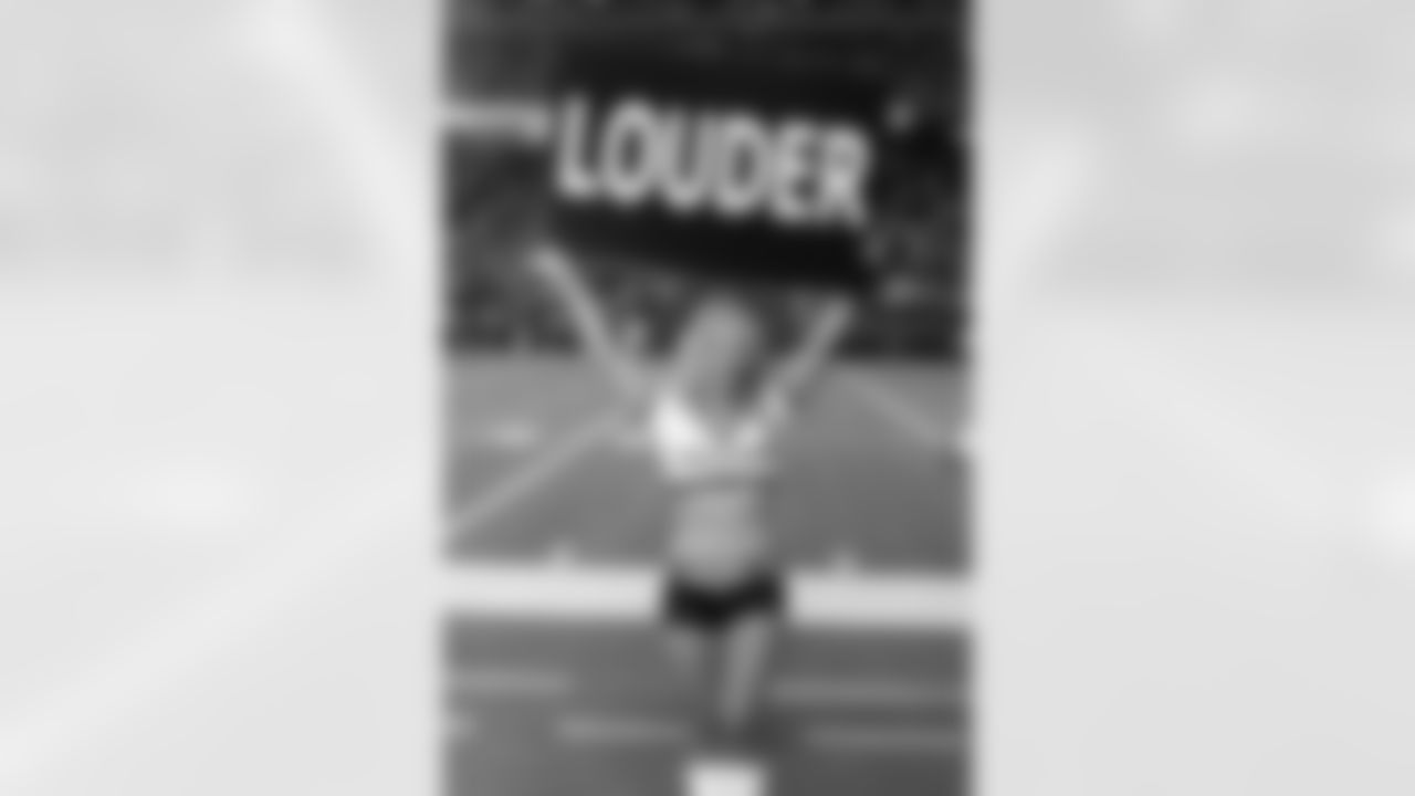 Amanda T. // 2010 Atlanta Falcons Cheerleaders Game Shots // 2010 // Atlanta -