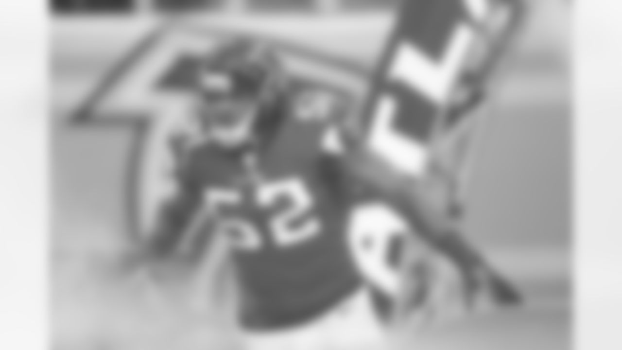 LB Akeem Dent