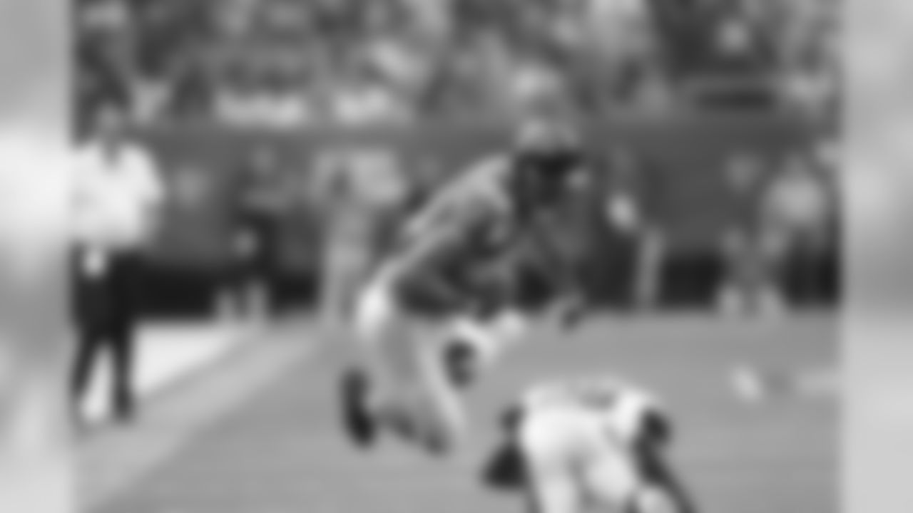TE Levine Toilolo makes a catch against the New Orleans Saints in Week 1.