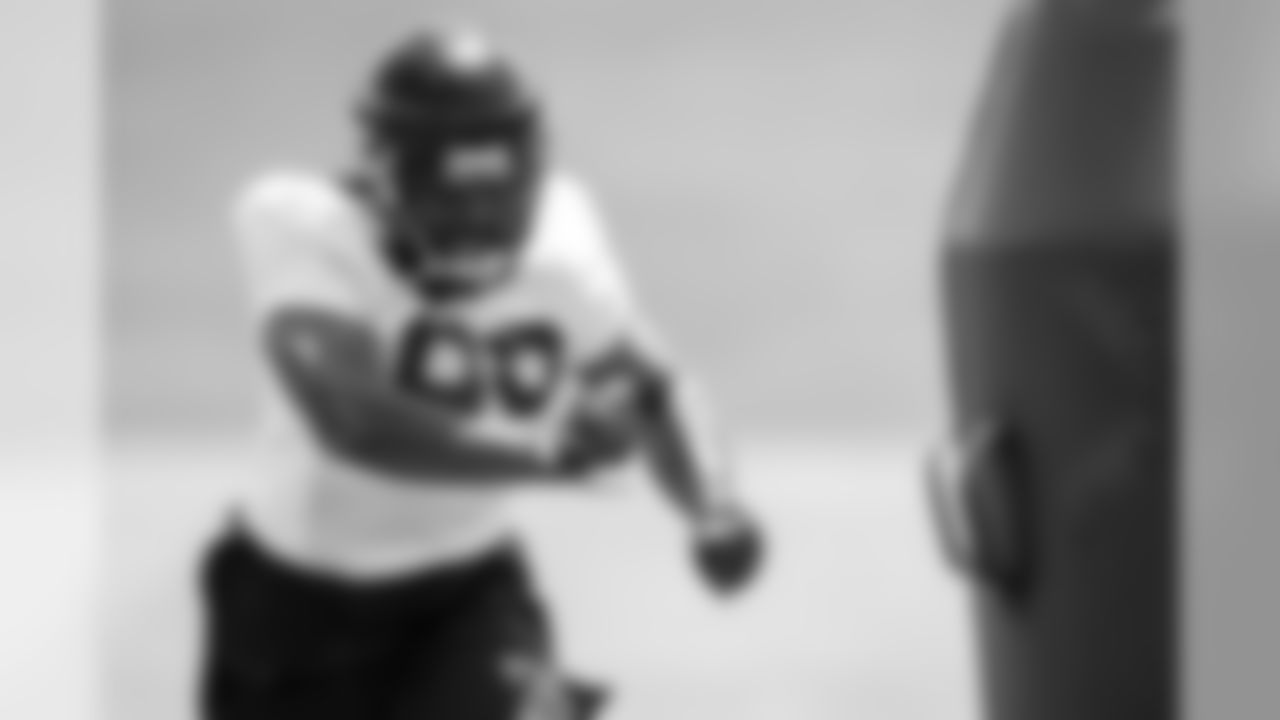 DE Adrian Clayborn