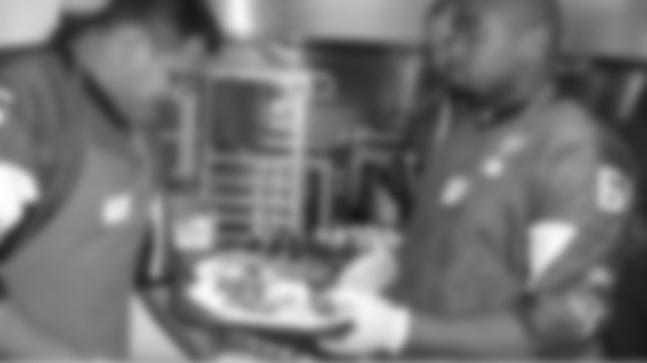 The Atlanta Falcons Rookie Club and Kroy Biermann served Thanksgiving Lunch