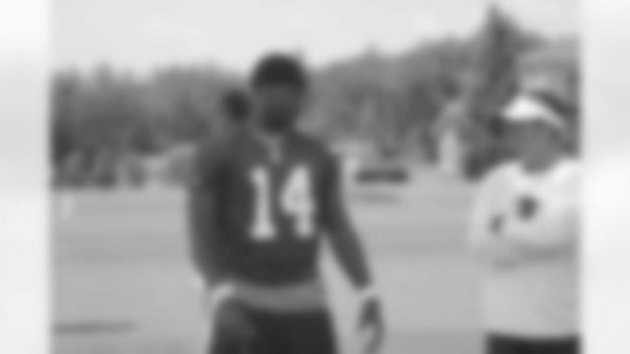 Rookie QB Dominique Davis chats with QB coach Glenn Thomas // 2012 Atlanta Falcons Minicamp - Day 1 // June 19, 2012 // Flowery Branch, Ga. -
