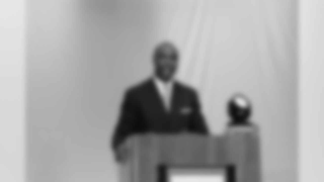 Charles Davis addresses the crowd