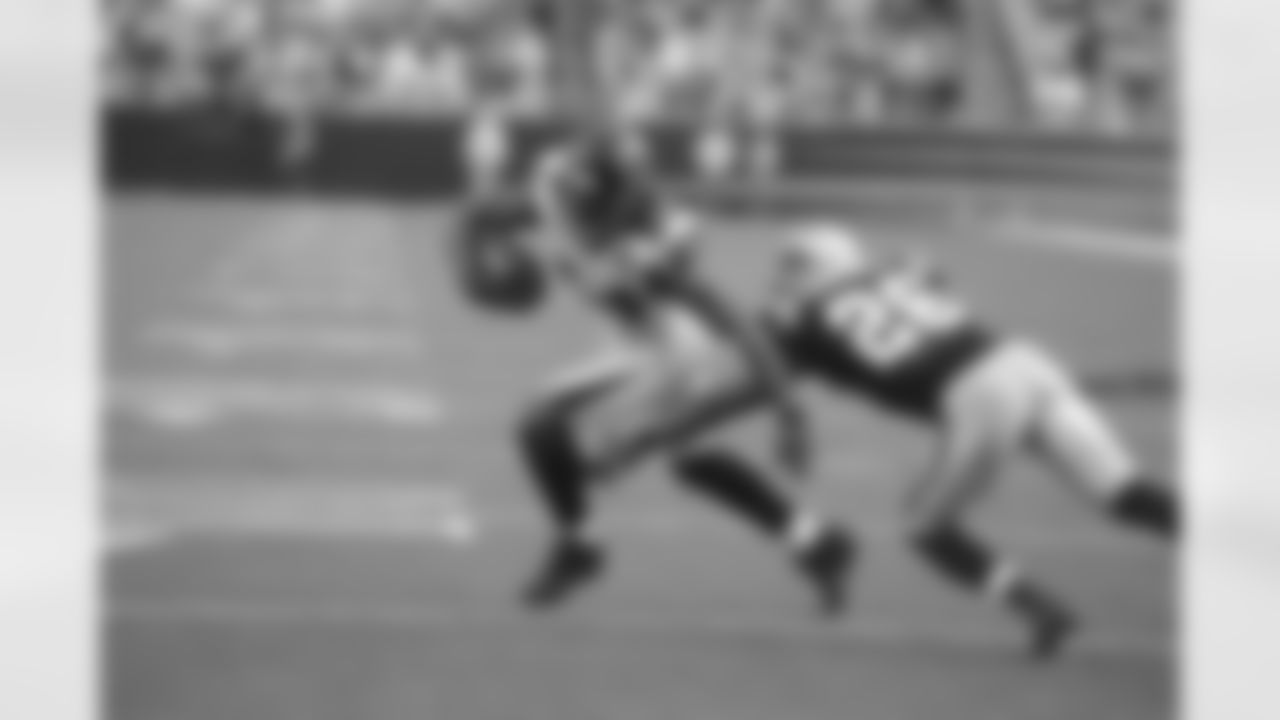 WR Roddy White makes a defender miss after the catch