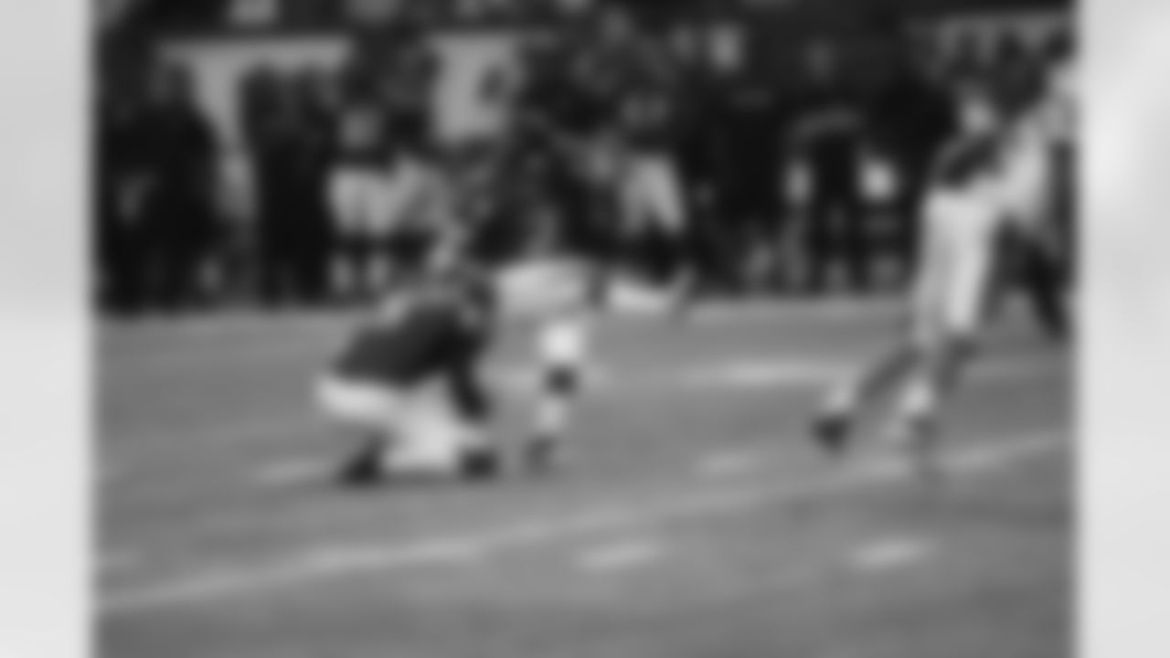 K Matt Bryant puts three on the board for the Falcons