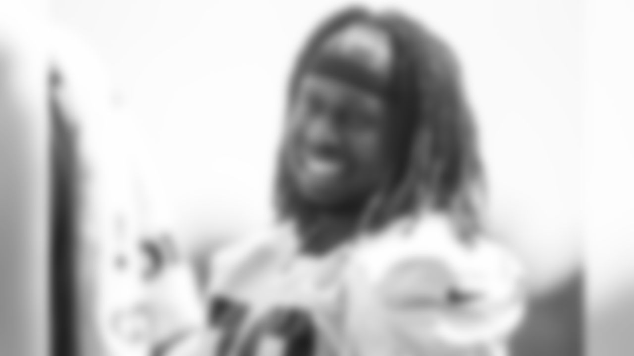 DE Takkarist McKinley