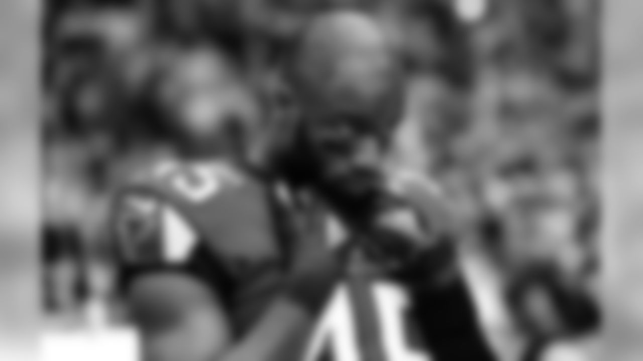 LB Deion Jones
Atlanta Falcons / Lynn Bass