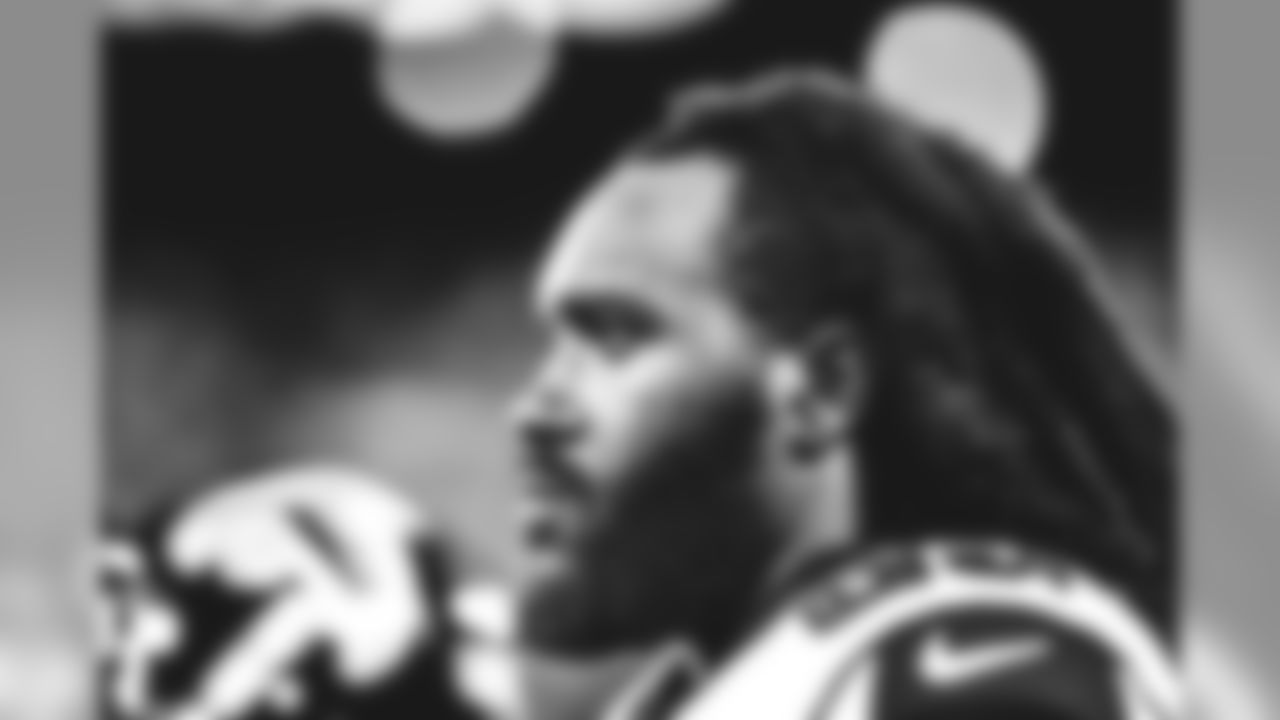 LB De'Vondre Campbell