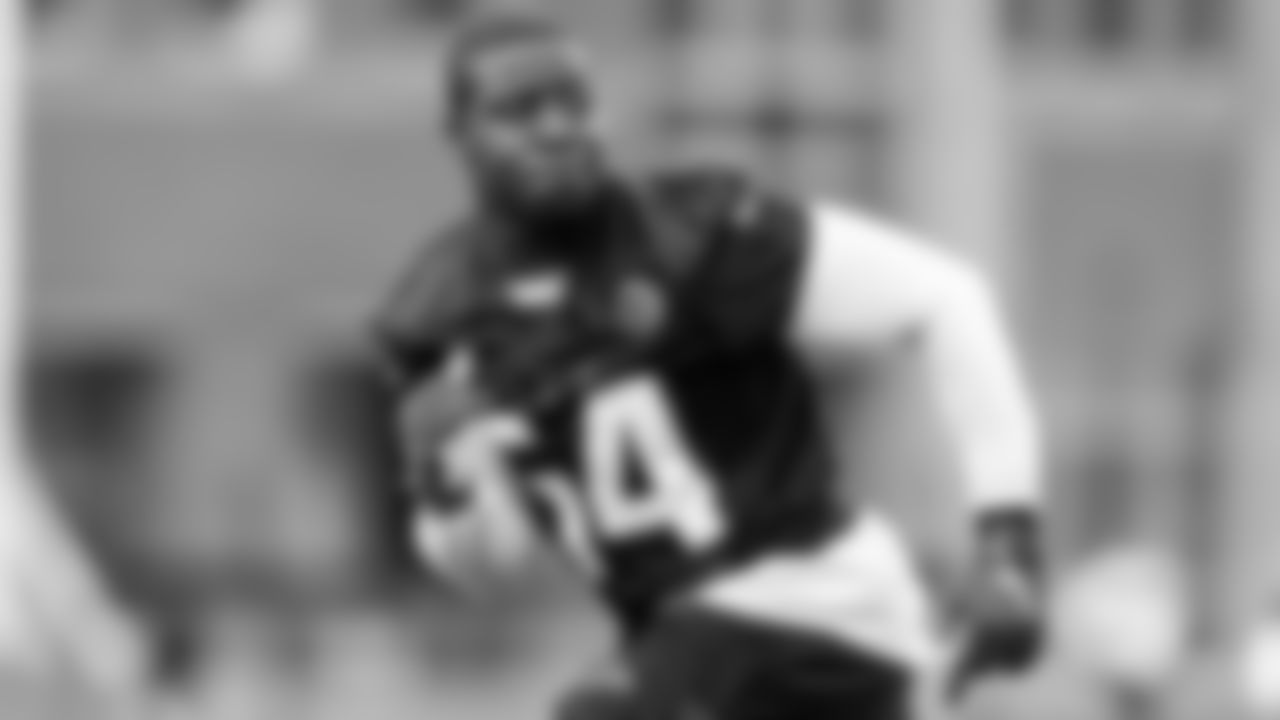 Atlanta Falcons linebacker Foye Oluokun #54 in action during field work drills in Phase II of the Atlanta Falcons offseason program on May 18, 2021.
