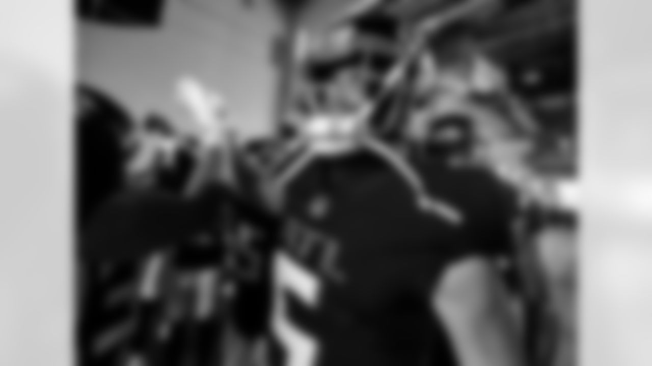 Atlanta Falcons wide receiver Drake London #5 takes the field prior to the Preseason Game against the Cincinnati Bengals at Mercedes-Benz Stadium in Atlanta, Georgia on Friday, August 18, 2023. (Photo by Shanna Lockwood/Atlanta Falcons)