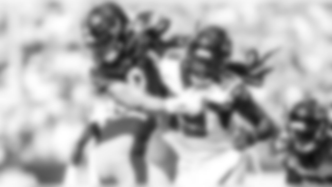 LB De'Vondre Campbell