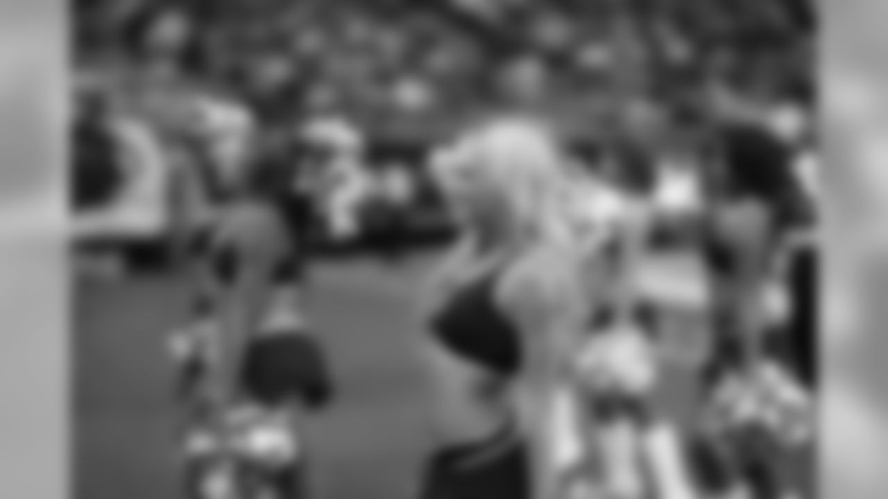 2009 Cheerleader Photos
