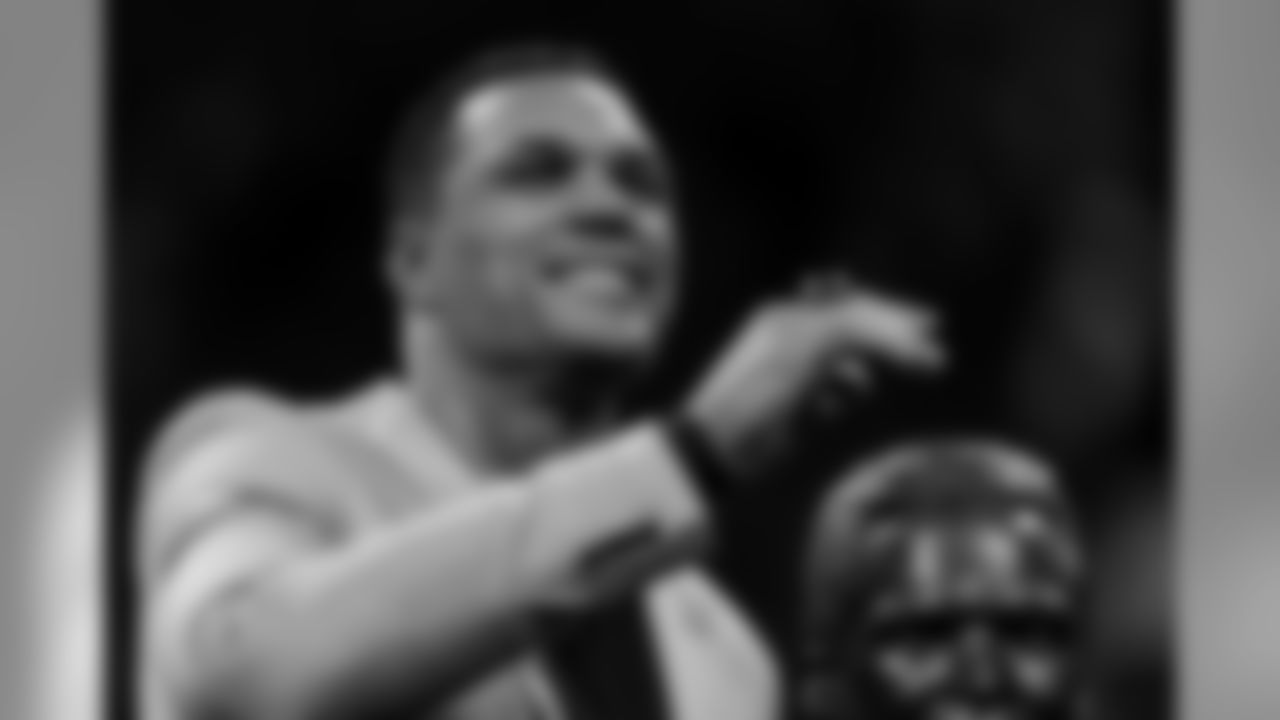 NFL Hall of Famer Tony Gonzalez waves to the crowd as he is presented with the Pro Football Hall of Fame Ring during halftime between the Atlanta Falcons and the New Orleans Saints at Mercedes-Benz Stadium in Atlanta, GA, on Thursday November 28, 2019.at Mercedes-Benz Stadium in Atlanta, GA, on Thursday November 28, 2019. (Photo by Rob Foldy/Atlanta Falcons)