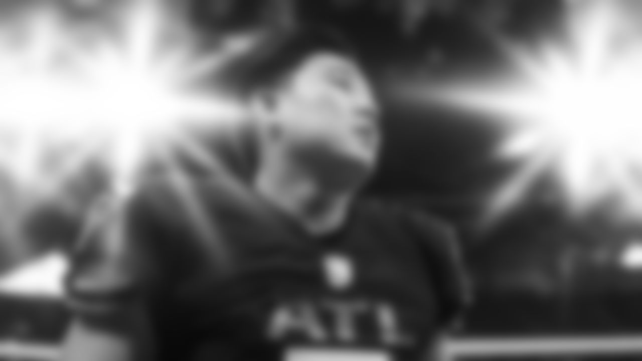 Atlanta Falcons kicker Younghoe Koo #7 warms up before the game against the Cleveland Browns at Mercedes-Benz Stadium in Atlanta, Georgia on Sunday, October 2, 2022. (Photo by Brandon Magnus/Atlanta Falcons)