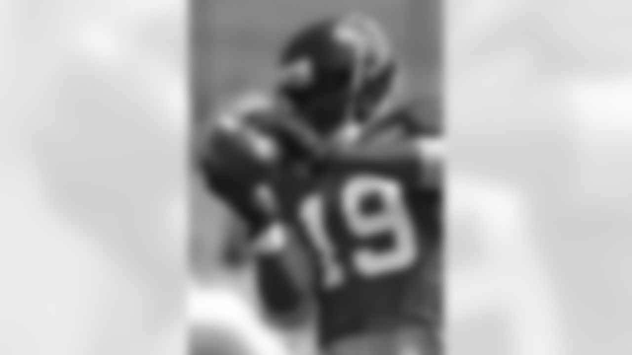 WR Drew Davis