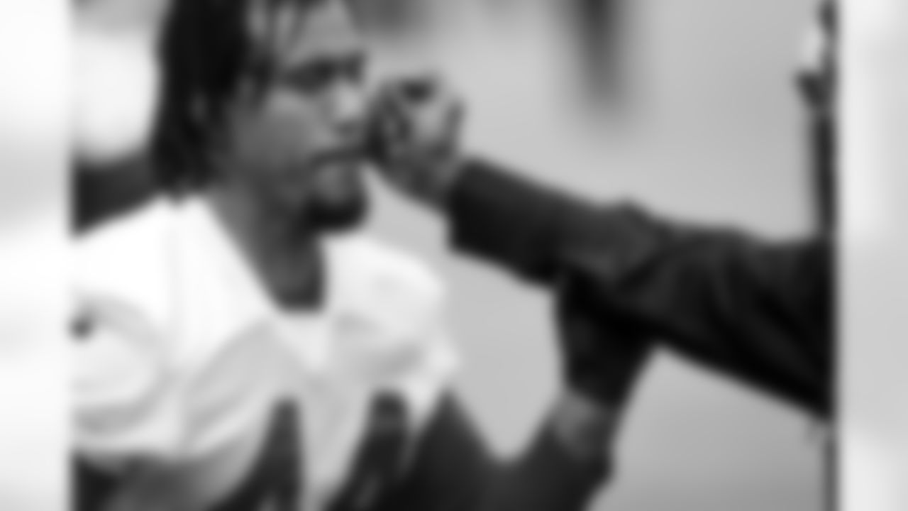 OLB Vic Beasley, Jr.