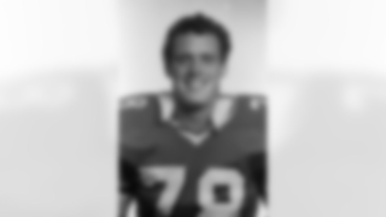 Falcons tackle Mike Kenn in 1981