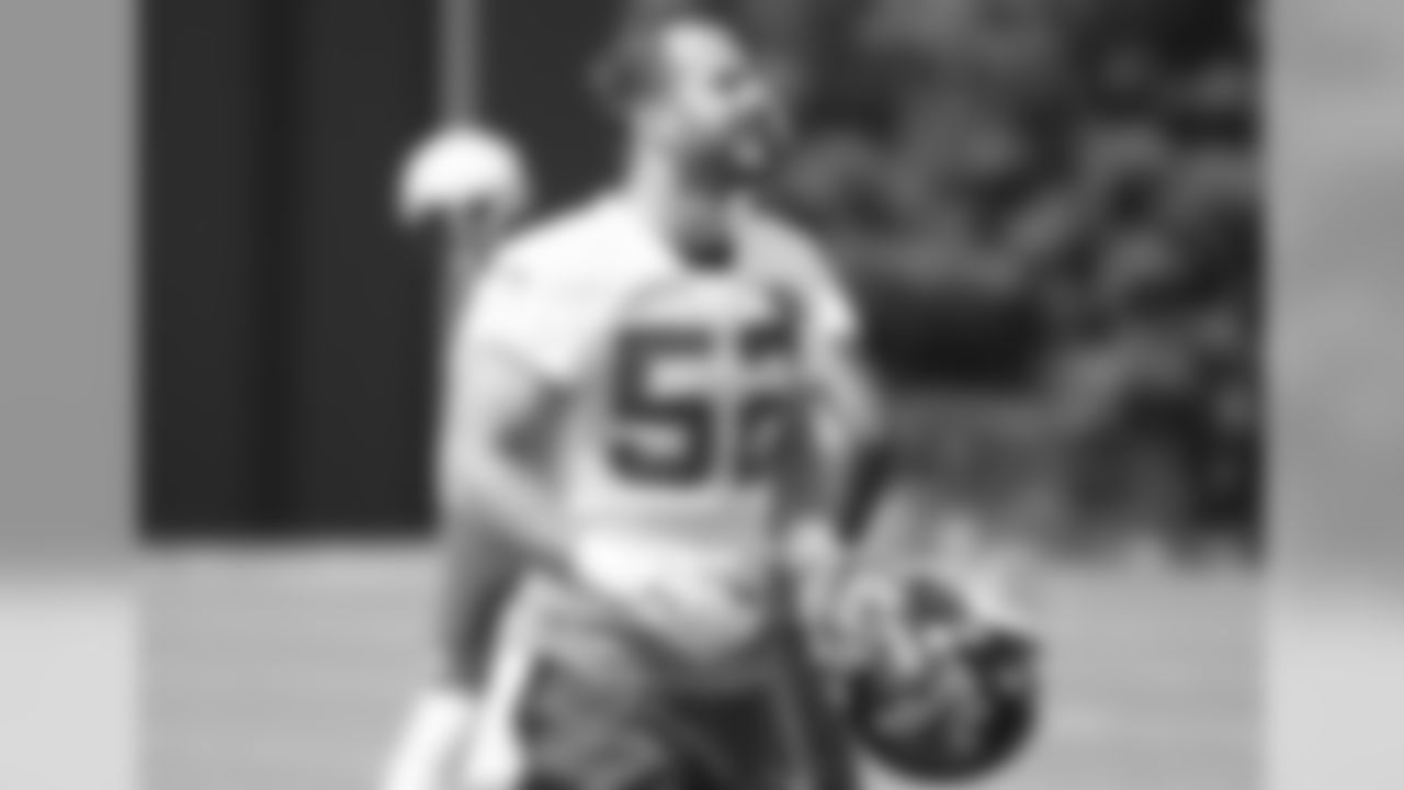LB Nate Stupar