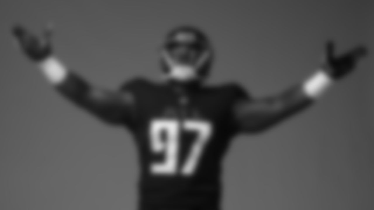 Atlanta Falcons defensive lineman Grady Jarrett #97 poses during 2022 Creative Day at CW Davis Middle School in Flowery Branch, GA, on June 13, 2022. (Photo by Brandon Magnus/Atlanta Falcons)