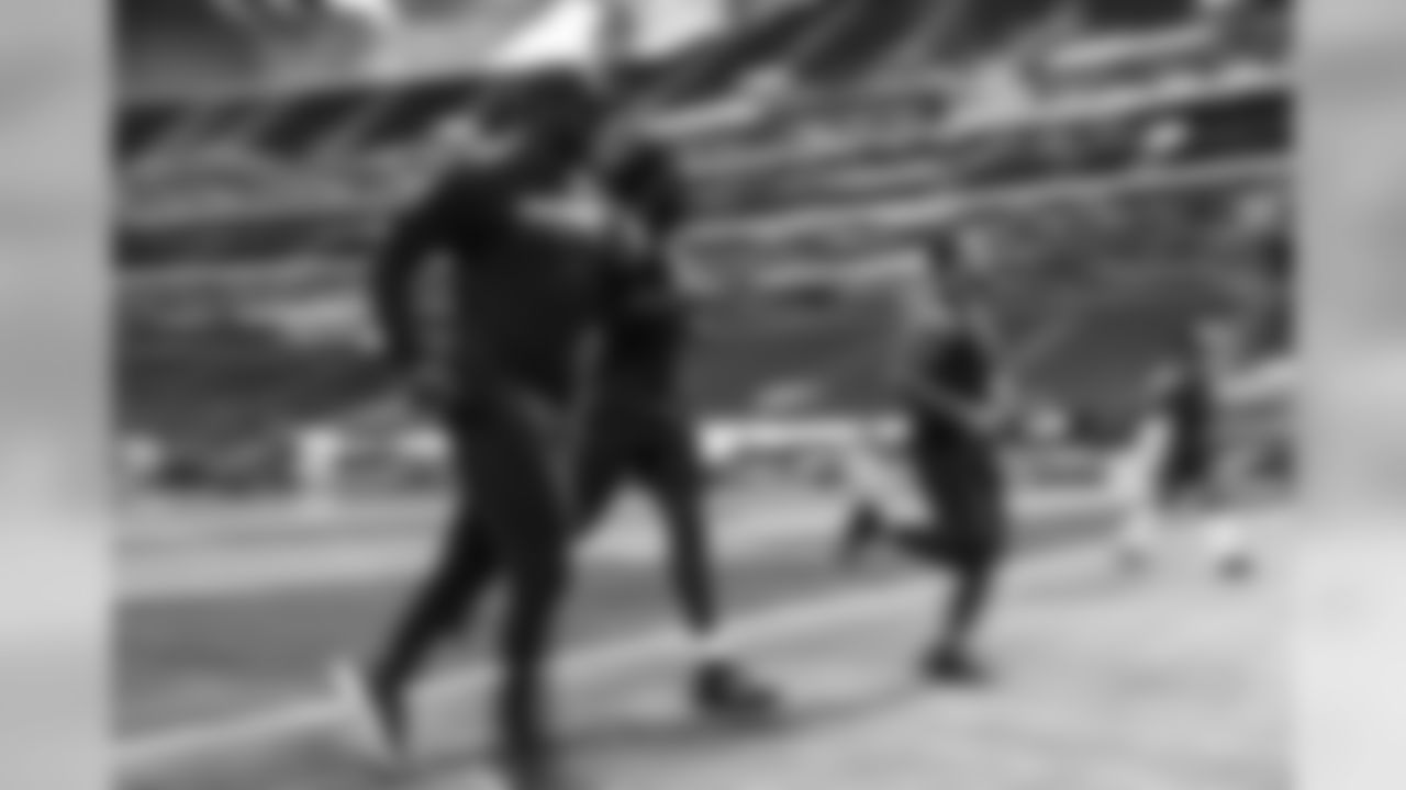 LB Deion Jones, LB De'Vondre Campbell, LB Duke Riley