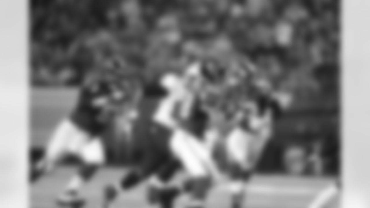 TE Tony Gonzalez