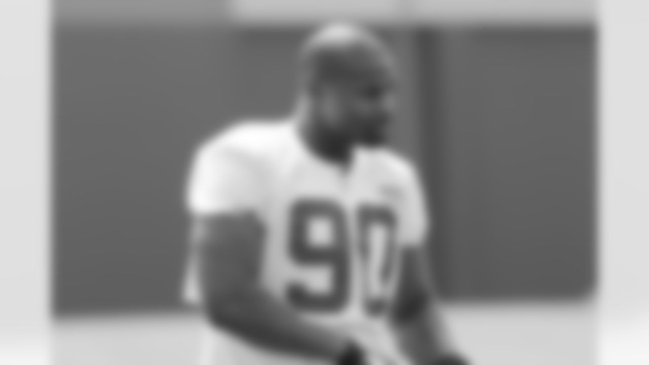 DE Osi Umenyiora