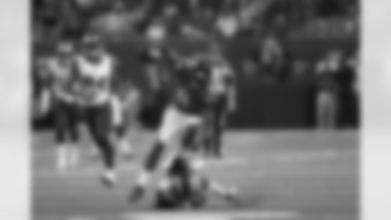 WR Julio Jones making moves to get past the Rams defense