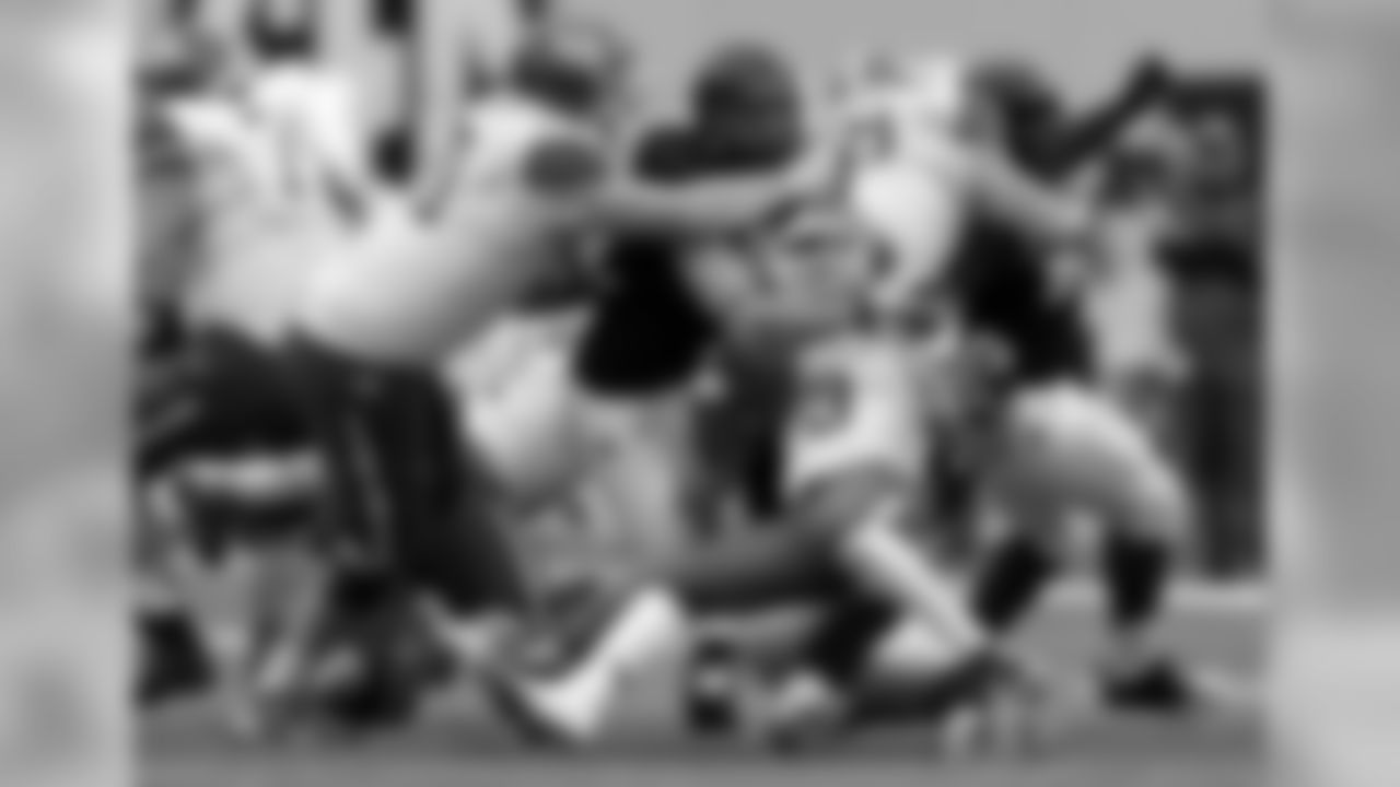 Vanderbilt LB Walker May (center)