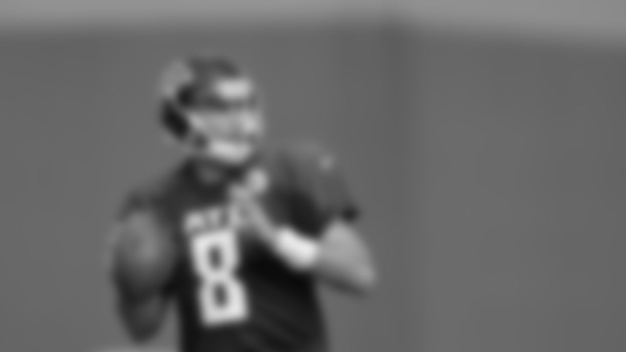 Atlanta Falcons quarterback Matt Schaub #8 looks to throw the ball at AT&T Atlanta Falcons Training Camp on August 20, 2020 in Flowery Branch, GA. (Photo by Rob Foldy/Atlanta Falcons)