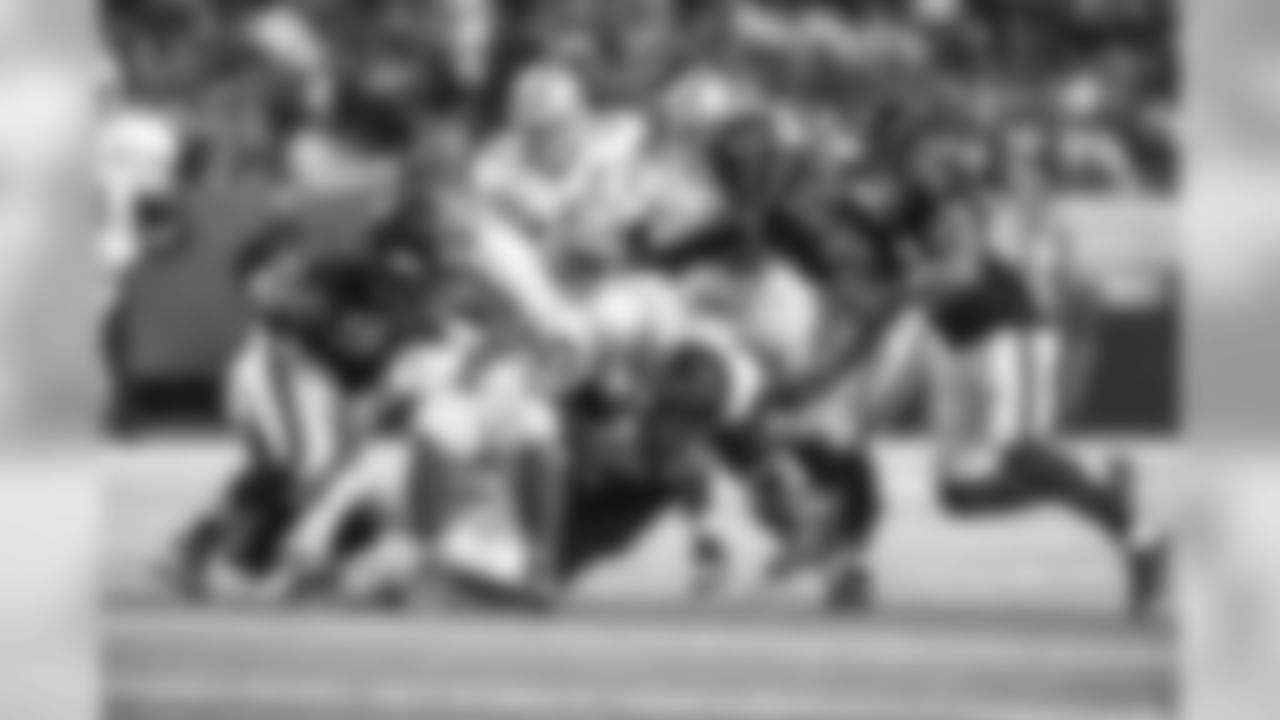 In Week 15, Atlanta held San Francisco to 272 net yards. The Falcons, on the other hand, gained 550 net yards on that day as they routed the 49ers, 41-13.
