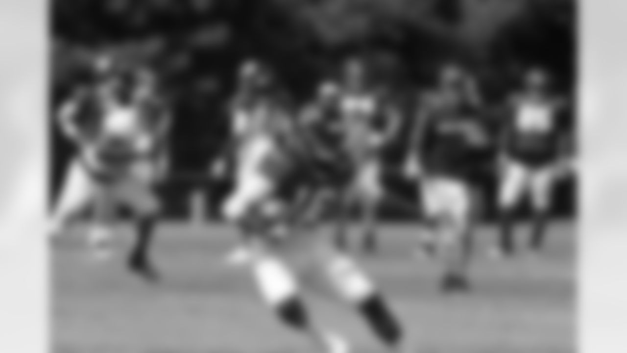 WR Marcus Jackson runs with the ball