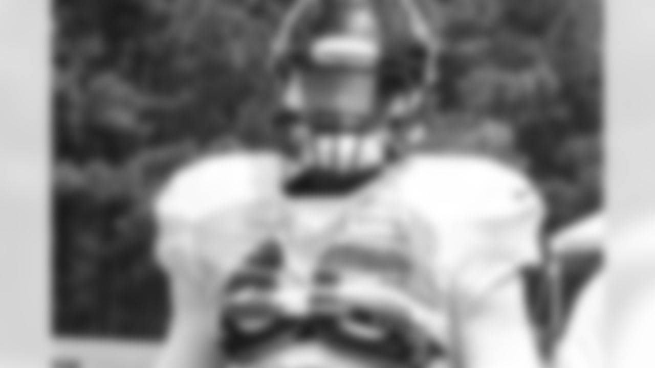 LB Matt Wells