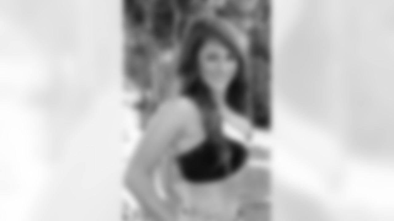Natalie D. // 2011 Atlanta Falcons Cheerleaders Studio Shots // 2011 // Atlanta -