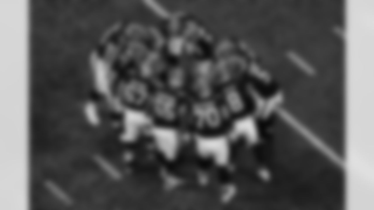 Offensive huddle during the first quarter of the Week 2 Game against the Green Bay Packers at Mercedes-Benz Stadium in Atlanta, Georgia on Sunday, September 17, 2023. (Photo by Jay Bendlin/Atlanta Falcons)